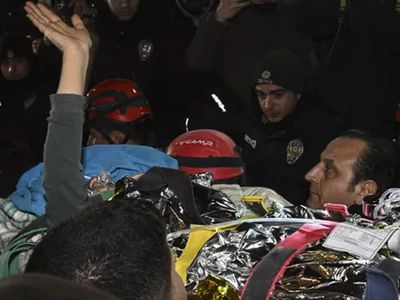 Depremin 5. gününde hayata tutundular