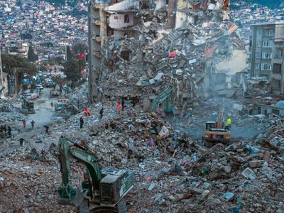 Depremler sonrası korkutan açıklama: 2050 yıllarında yenisi yaşanabilir