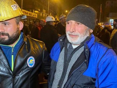 Depremzede ile madencilerin duygu dolu anları: Ağlayarak teşekkür ettiler