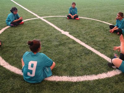 Depremzede kız çocukları futbol turnuvasına katıldılar!