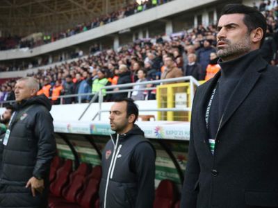 Depremzedeler Fenerbahçe efsanesini duygulandırdı: Volkan Demirel göz yaşlarına hakim olamadı