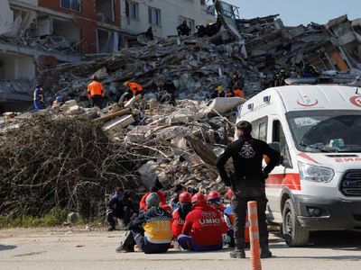 Depremzedeler için lojistik üs geliyor: Binlerce ürün deprem bölgesine gönderilecek