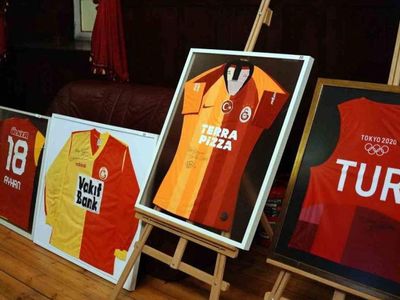 Depremzedeler için tarihi gece: Galatasaray’ın müzayedesine destek yağdı