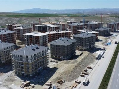 Depremzedelerin rahatı için düğmeye basıldı: 20 bin konutun temelleri resmen atılıyor