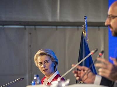 Der Spiegel: AB Dünya Sahnesinde Kendini Nasıl Gülünç Duruma Düşürüyor