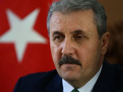 Destici'den bayrağa saldırıya tepki: Türk’e kefen biçenin ölümü korkunç olur!