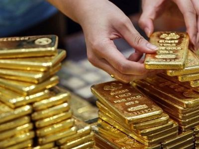 Dev bankadan iddialı altın tahmini! Tarihi zirve sonrası fren yaptı