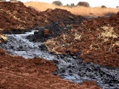 Dicle Nehri’ne tonlarca petrol aktı: AFAD ve itfaiye ekipleri olay yerinde
