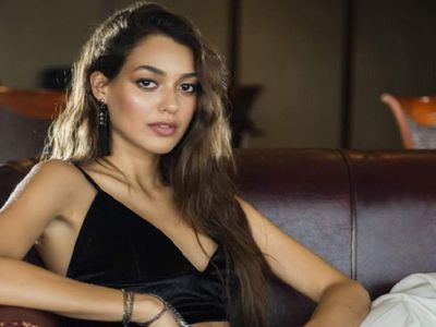 Dilan Çiçek Deniz kimdir, kaç yaşında ve nereli? Dilan Çiçek Deniz ile Mert Yazıcıoğlu sevgili mi? Dilan Çiçek Deniz hayatı ve biyografisi
