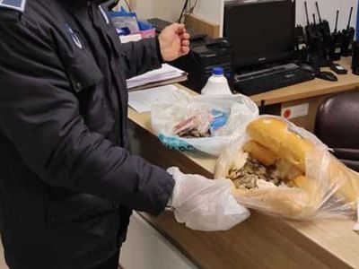 Dilencilerin Topladığı Paralar Ekmeğin İçinden Çıktı