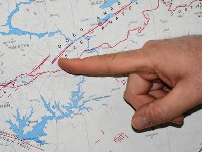 Diri fay hattı nedir, tehlikeli midir? MTA diri fay hattı sorgulama nasıl yapılır? Evimin altından fay hattı geçiyor mu? 2023 MTA diri fay hatları haritası