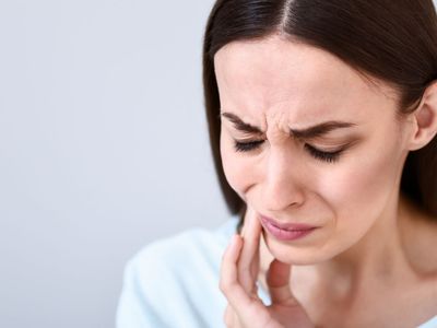 Diş hassasiyeti neden olur, nasıl geçer? Diş sağlığını koruyan 4 doğal yöntem