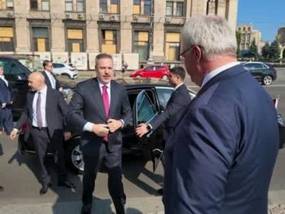 Dışişleri bakanı fidan, kiev’de savaşta hayatını kaybedenler için düzenlenen anma törenine katıldı
