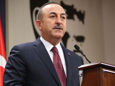 Dışişleri Bakanı Mevlüt Çavuşoğlu'ndan moderatörü iki defa "Türkiye" demesi yönünde uyardı!