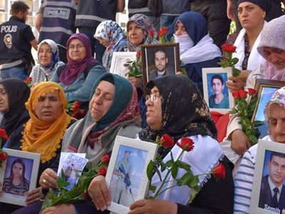 Diyarbakır Annelerinden Bakan Süleyman Soyluya Telefon!