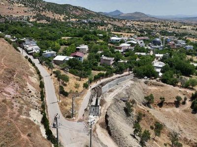 Diyarbakır kırsalında yollar yenileniyor