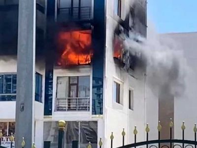 Diyarbakır'da bir ev alevlere teslim oldu: Çok sayıda ekip gönderildi