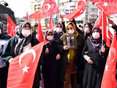 Diyarbakır'da Evlat Nöbetine Bir Aile Daha Katıldı