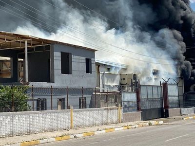 Diyarbakır'da korkutan fabrika yangını! Çok sayıda yaralılar var!