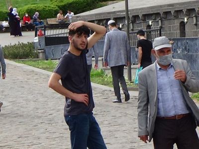 Diyarbakır’da Koronavirüs Tedbirlerine Uyulmadı