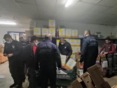 Diyarbakır'da skandal olay: Yağları raftan kaldırıp depoya stoklayan marketlere gece baskını