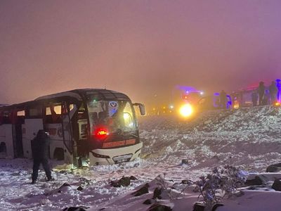 Diyarbakır’da yolcu otobüsü şarampole uçtu: Çok sayıda yaralı var