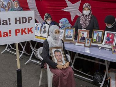 Diyarbakır'daki Evlat Nöbetine Bir Aile Daha Katıldı