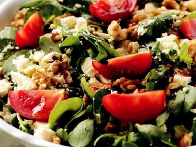 Diyet listelerinin bir numarası lor peynirli semizotu salatası nasıl yapılır, malzemeler nelerdir? Tadı damağınızda kalacak salata tarifi