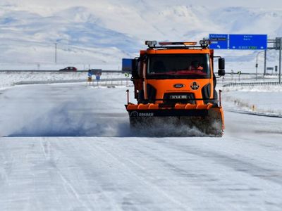 Doğu Anadolu’da kar savaşı devam ediyor: 1444 yerleşim birimine ulaşılamıyor