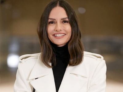 Doktorlar’ın Ela’sı fiziğiyle büyüledi: Yasemin Özilhan tayt tulumuyla ayna pozu verdi