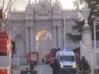 Dolmabahçe Sarayı'nda  yangın söndürüldü! Milli Saraylar Başkanlığı'ndan açıklama geldi