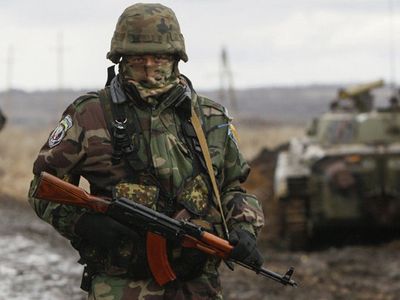 Donbas'ta 1 Ukrayna Askeri Hayatını Kaybetti