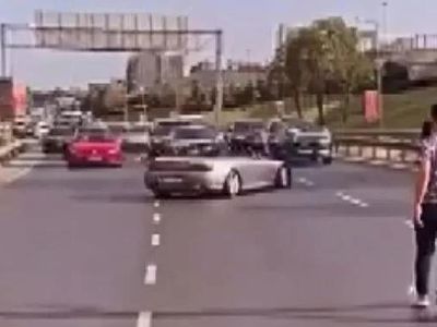 Drift attı ehliyetinden oldu! Düğün konvoyu 9.125 TL ile bitti