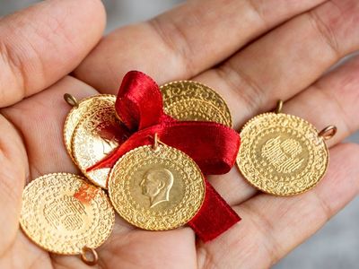 Dünya altın çılgınlığı yaşanıyor: Marketlerde bile satılmaya başlandı