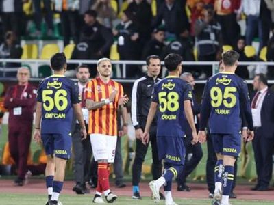 Dünya Fener'i konuşuyor! Fenerbahçe'nin Süper Kupa maçından çekilmesi dünya basınında yankı buldu!