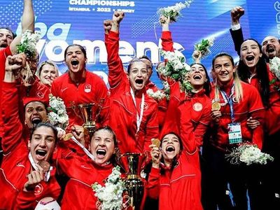 Dünya Kadınlar Boks Şampiyonası'nı Türkiye kazandı! Milli boksörlerimiz tam 7 madalya getirdi