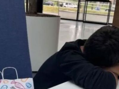 Dünya Türk çocuğu konuşuyor: Annesi babası yaralı olan depremzede çocuk Hollanda da ortaya çıktı
