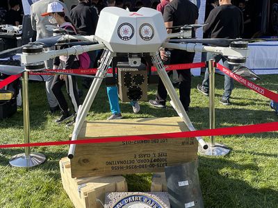 Dünyanın İlk Lazer Silahlı Drone Eren Tanıtıldı! 3 Bin Metreden Hedefi 12'den Vuruyor