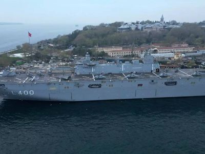 Dünyanın ilk SİHA savaş gemisi görevde: TCG Anadolu yola çıktı