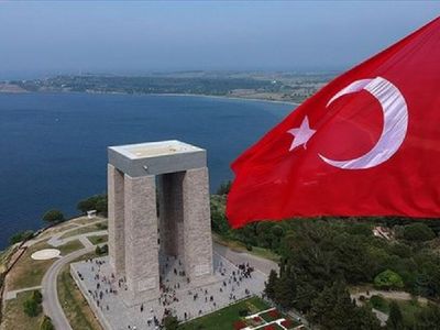 Dur Yolcu şiiri kime aittir? 18 Mart Çanakkale Zaferi Dur Yolcu şiirinin hikayesi ve eserin sahibi