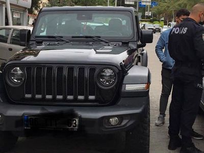 Durdurulan Lüks Araçta Radar Tespit Cihazı Yakalandı