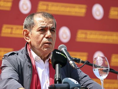 Dursun Özbek 1.90'lık yıldızı kaptı