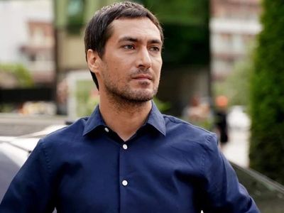 Duy Beni dizisinin Selim'i Berk Hakman kimdir, kaç yaşındadır? Berk Hakman nereli, hangi dizilerde oynadı?