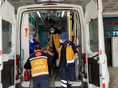 Düzce’de Acı Bal Yiyen Kadın Hastaneye Kaldırıldı