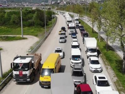 Düzce’de Emniyet Şeridini İhlal Edenlere Ceza Kesildi