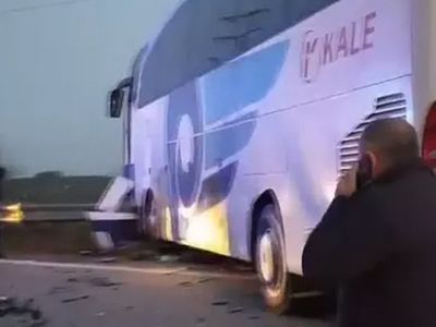 Düzce'de Korkutan Kaza! Çok Sayıda Ölü Ve Yaralı Var!