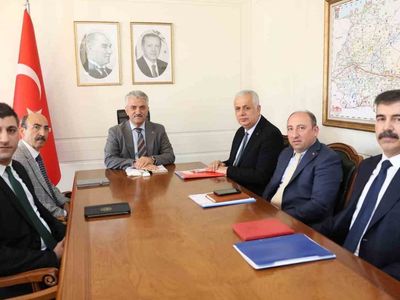 Düzce'de projeler haftalık toplantıda değerlendirildi