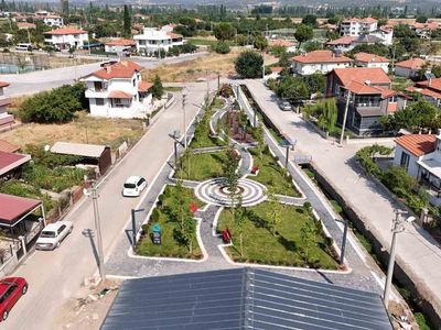 Sındırgı'da yeşil alanlara yenilikler: 17 bin 600 metrekarelik projeler hayata geçiyor