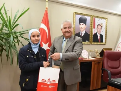 Filistinli öğrenciler Balıkesir'de eğitim müdürü ile bir araya geldi