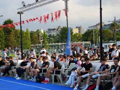 Samsun'da gençlik ve spor festivali coşkusu: 3x3 basketbol turnuvası başladı